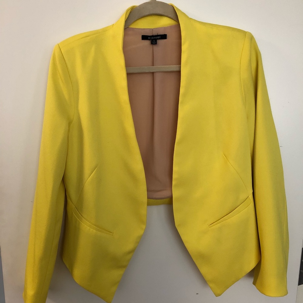 Yellow blazer